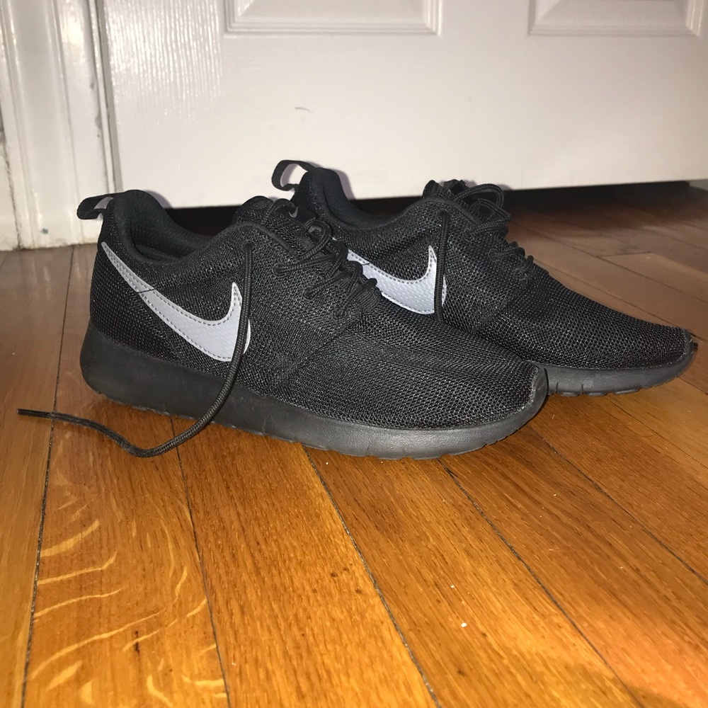 Girl’s Nike Sneakers